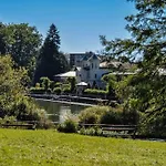 Ruhiges Apartment In Der Naehe Von Park Und Krankenhaus Mit Gratis Parkplatz