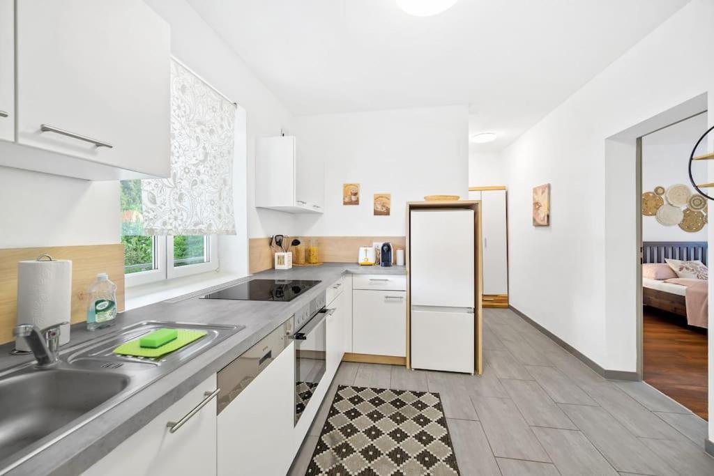 Appartement Ruhiges In Der Naehe Von Park Und Krankenhaus Mit Gratis Parkplatz